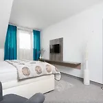 Hradbova Old Town & 3* Košice