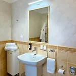 מלון Hradbova Old Town &