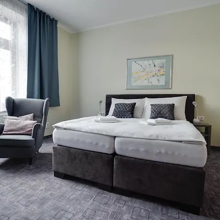 Hotel Hradbova &