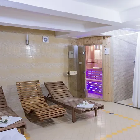 Отель Hradbova Old Town &