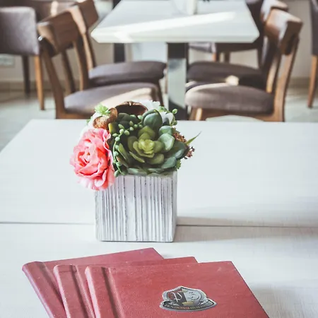 Hradbova Old Town & 3* Košice