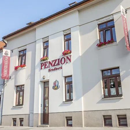 Hradbova Old Town & Отель