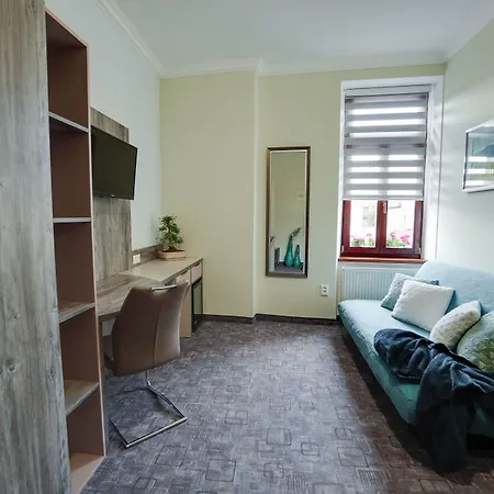 Hradbova Old Town & Отель