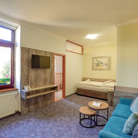 Hradbova Old Town & Отель 3*