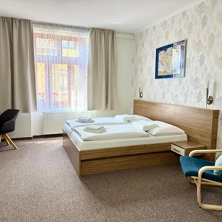 Hotel Hradbova Old Town &