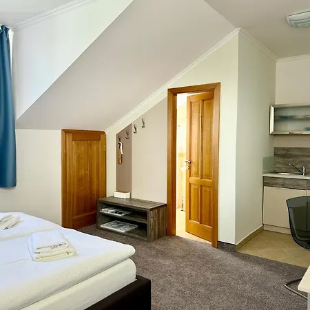 Hradbova Old Town & 3* קושיצה