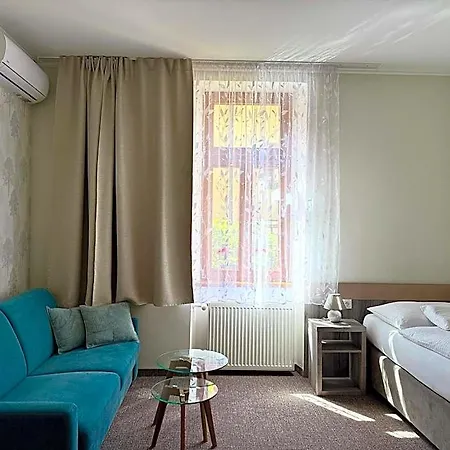 Hradbova Old Town & Hotel 3*