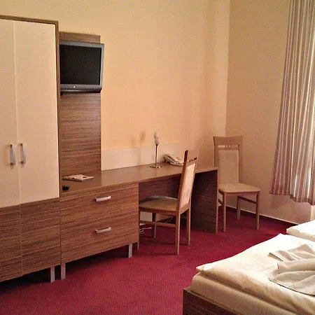 Hradbova Old Town & 3*