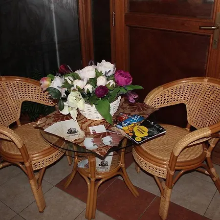 Hradbova & 3*