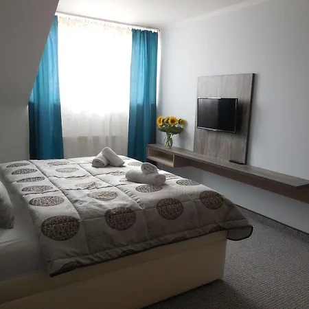 Hradbova & Hotel 3*