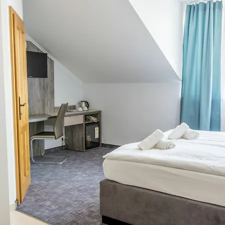 Hotel Hradbova & 3*